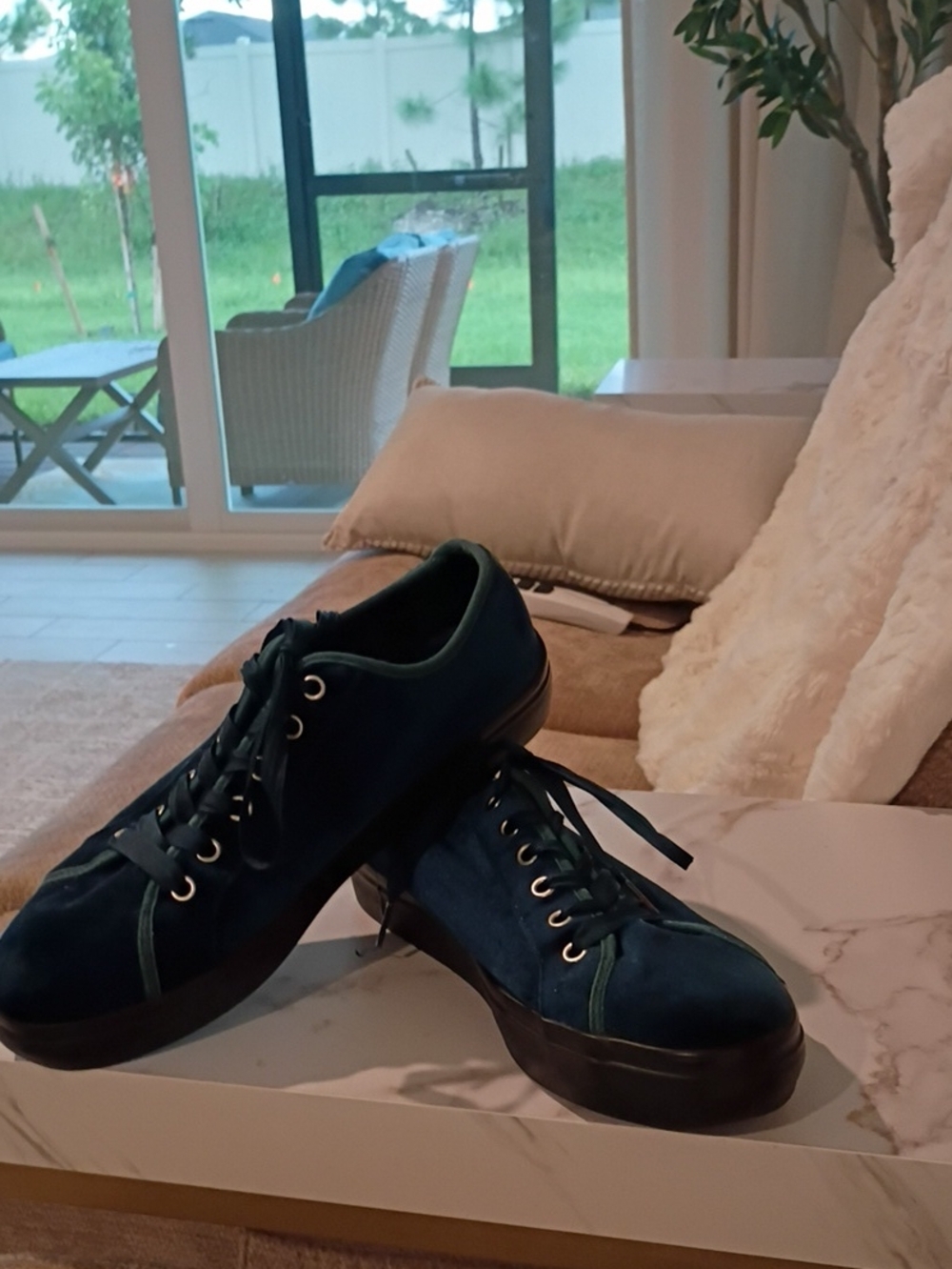 Casual Low-Top Sneakers in Dark Teal